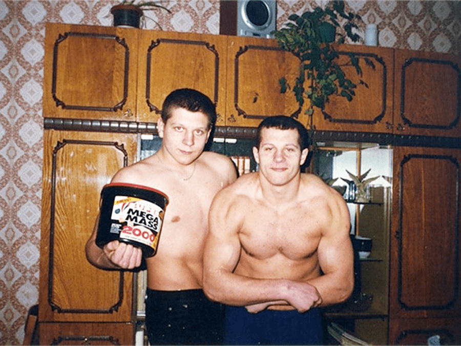 Братья Емельяненко в 2000 году